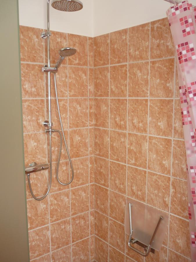 Zamek Dobrohor Lejlighedshotel Eksteriør billede